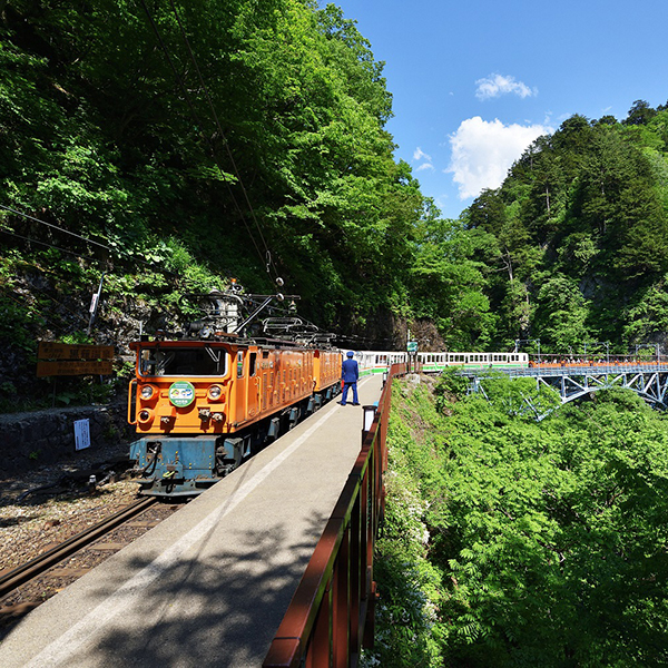 黒部峡谷トロッコ電車と黒薙温泉