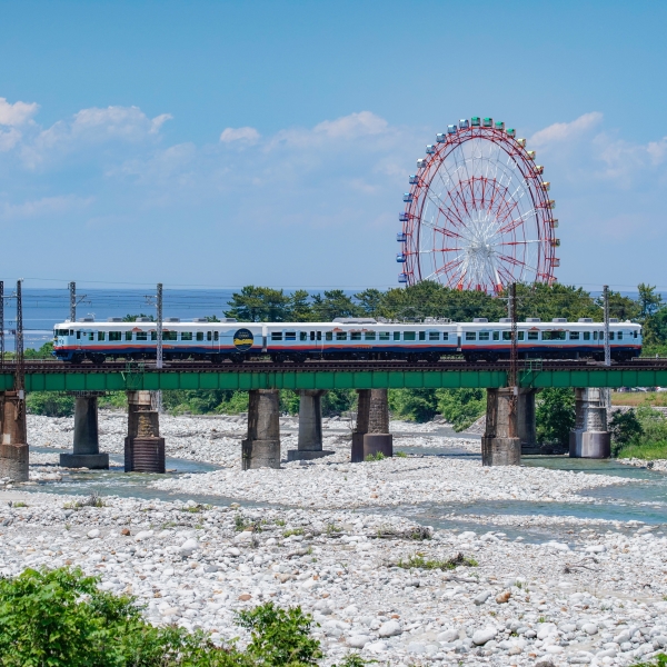 あいの風とやま鉄道　一万三千尺物語